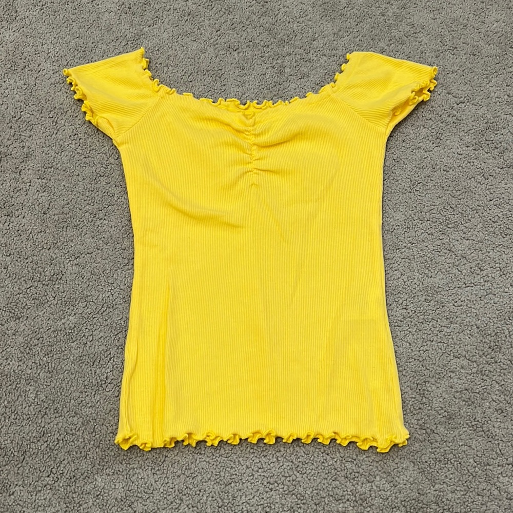 Hollister top